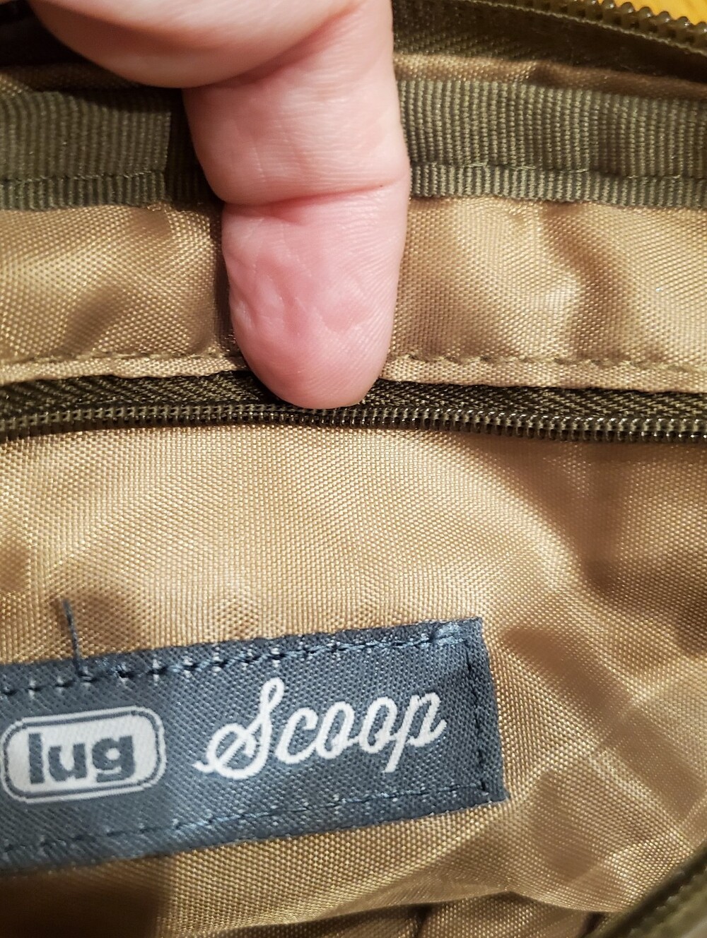 LUG Scoop Crossbody Bag in Multi-Tone Olive Camo EUC - Picture 5 of 7